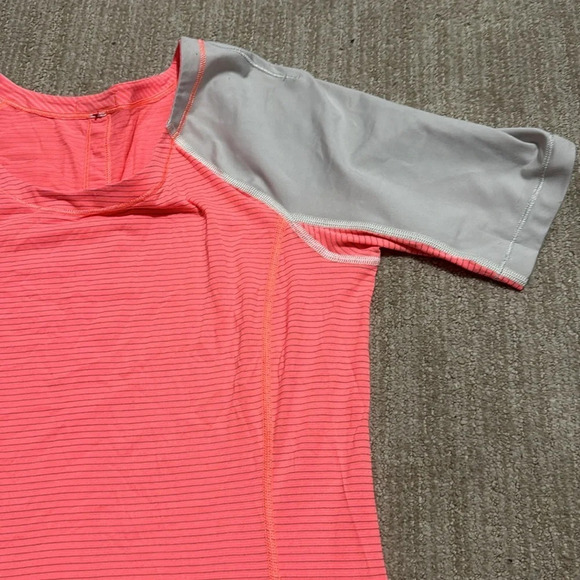 Lululemon Run Turn It Up Tee Woman's Size 6 Pop Orange Reflective Stretch Top - Picture 2 of 8